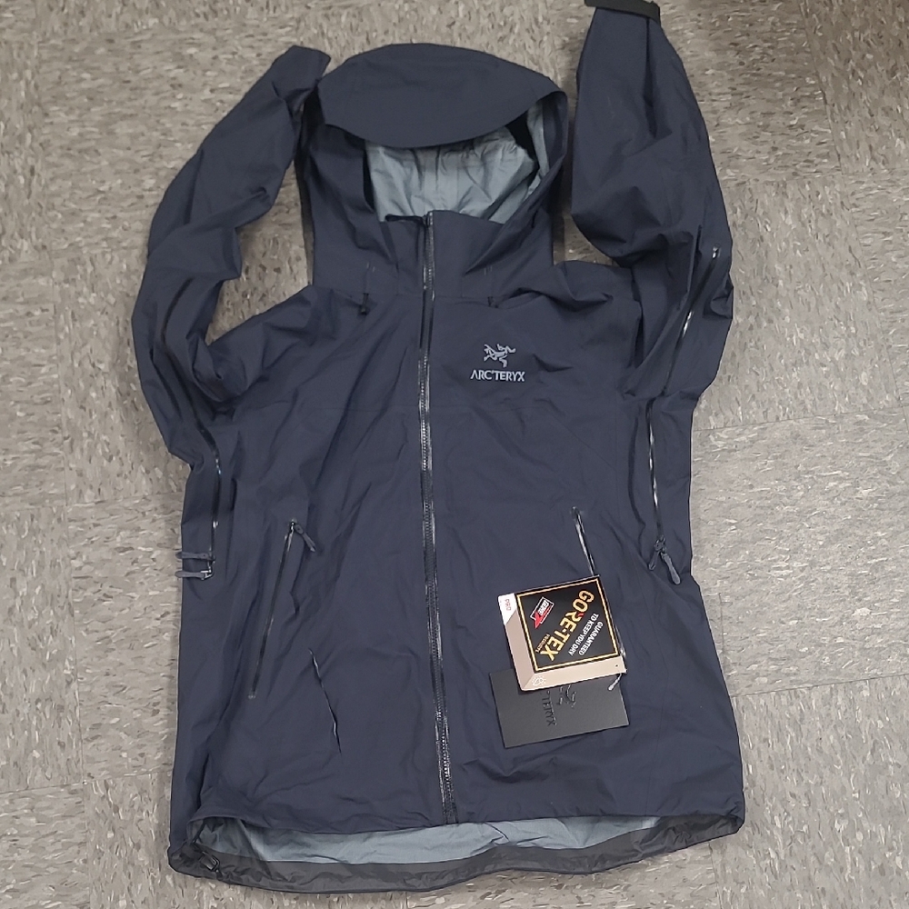 Arc'teryx Beta AR Jacket Women's - Black Sapphire